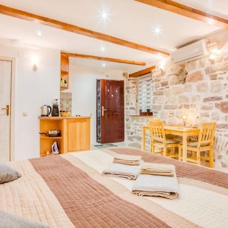 Kotor Bagus - Cozy Boutique Old Town Studio With Seaview Terrace 외부 사진